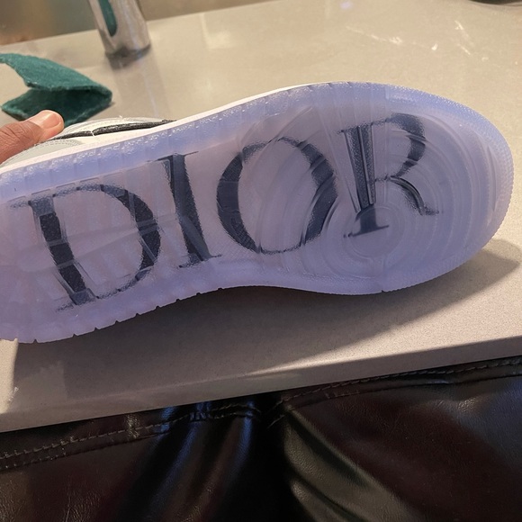 Shoe - Picture 2 of 2